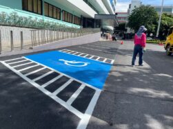 ตีเส้นจราจร ลานจอดรถ