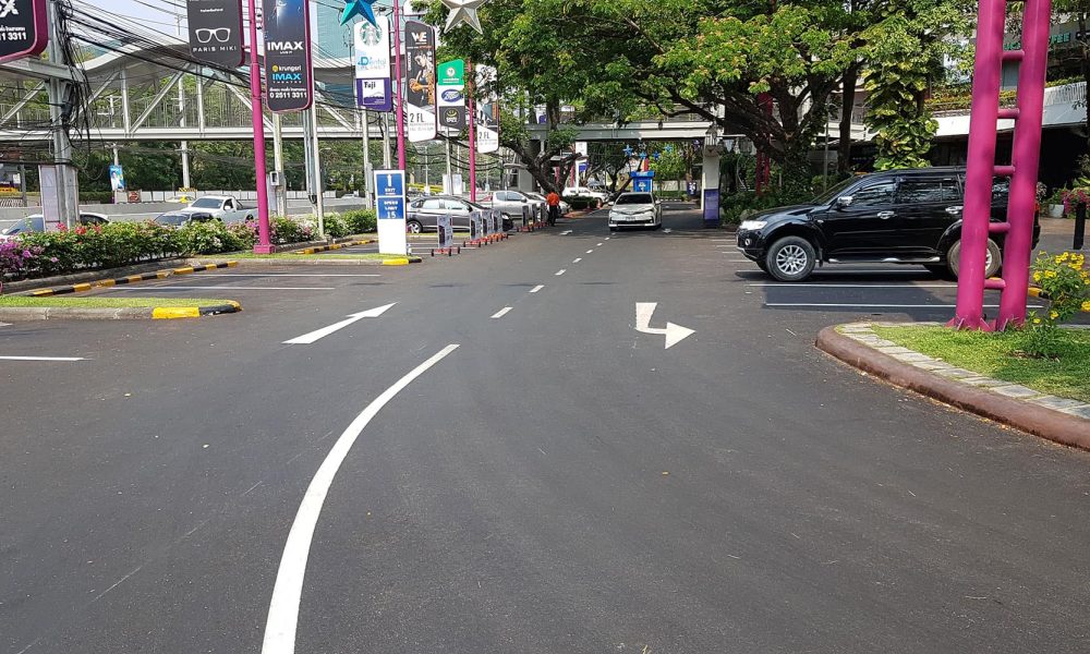 ทำถนนโครงการห้างสรรพสินค้า