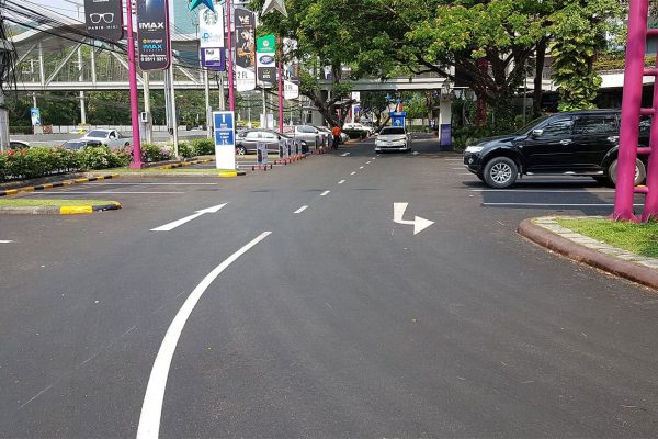ทำถนนโครงการห้างสรรพสินค้า